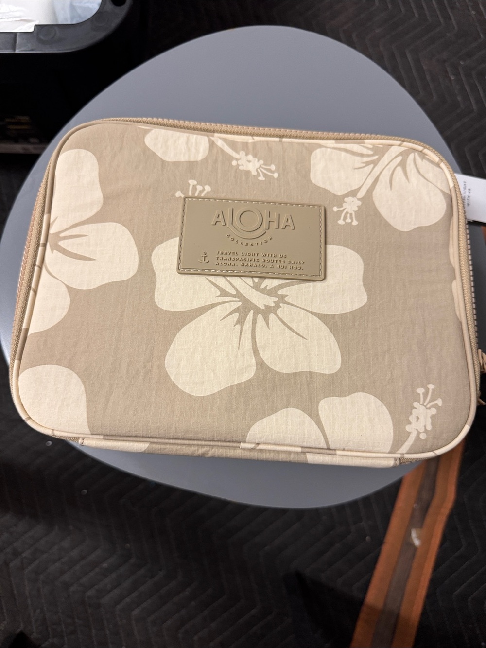 ALOHA Collection Beige Floral Travel Pouch - Picture 2 of 6